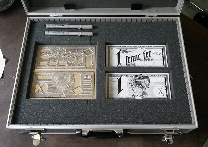 4/5 La valise contenant les plaques originales d’impression remises au CAN (photo J. Flumet).